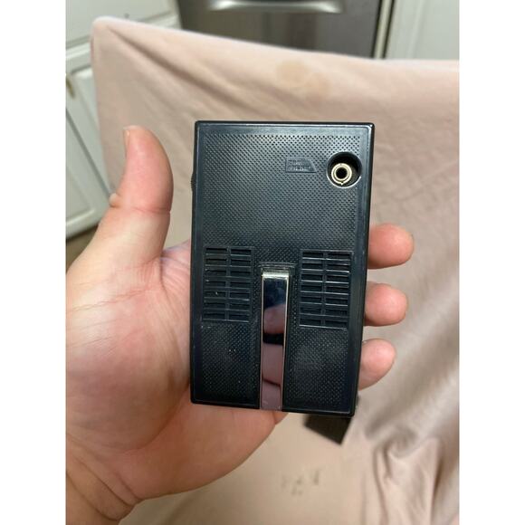 Philco Vintage Six Transistor Radio Model NT-602BKG - Picture 4 of 4